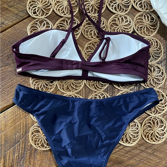 Bikini - Picture 2 of 2